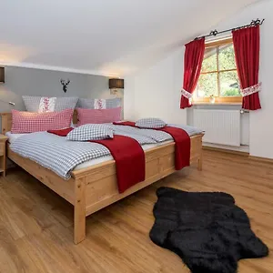  Apartment Hirscheck